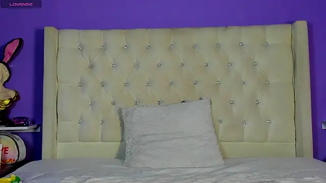 candy queens  online show from May 14, 7:42 pm