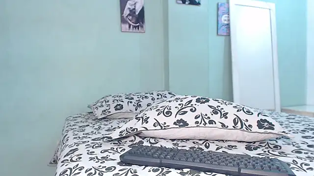 adara valentina online show from May 14, 7:09 pm