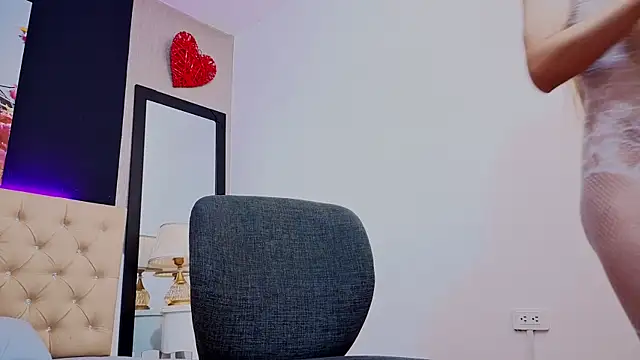 AlissonRose3 online show from May 30, 7:33 pm