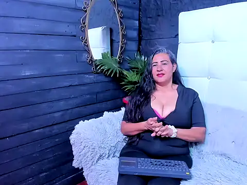 Snapshot of Victoria_kyler chatting on May 13, 2:47 pm Victoria kyler online show from May 13, 2:47 pm