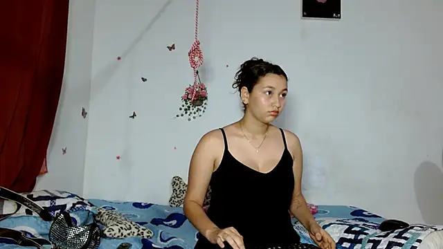 Snapshot of Luisa_queendirty chatting on May 16, 11:14 pm Luisa queendirty online show from May 16, 11:14 pm