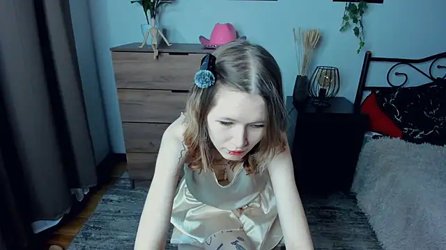 EstellaZion online show from July 12, 8:27 am