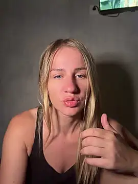 Snapshot of AnnaMist_ chatting on July 12, 8:22 pm AnnaMist online show from July 12, 8:22 pm