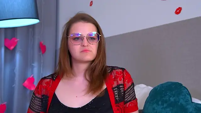 AlexaAvery online show from June 9, 6:30 pm
