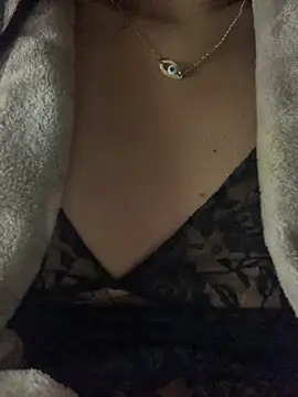 Snapshot of Bethy01 chatting on July 16, 5:24 am Bethy01 online show from July 16, 5:24 am