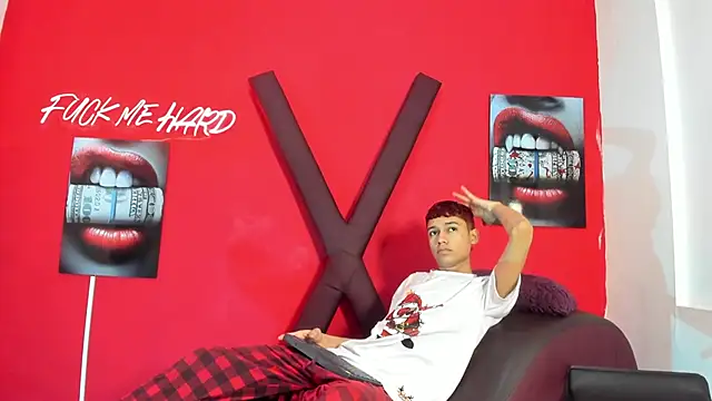 KING LOVERS1 online show from May 21, 7:26 am