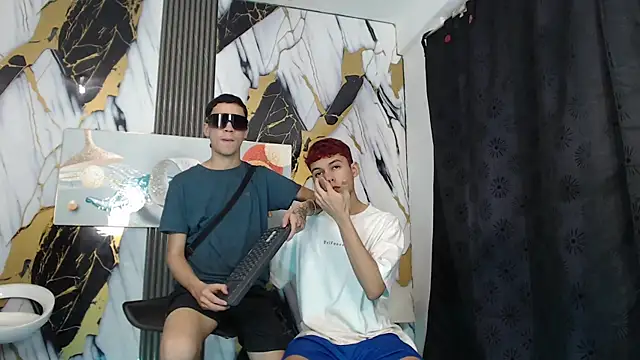 KING LOVERS1 online show from May 24, 5:51 pm