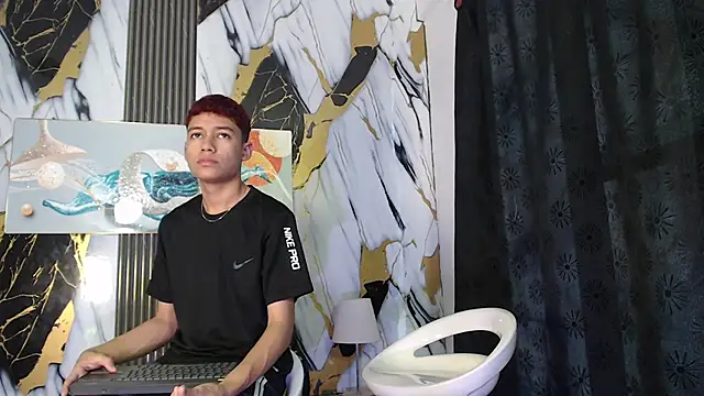 KING LOVERS1 online show from June 21, 1:24 pm