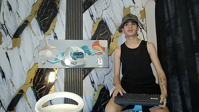 KING LOVERS1 online show from June 24, 1:21 pm