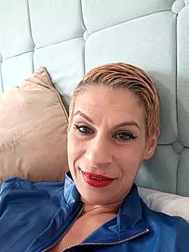 Snapshot of KittyDesiree chatting on July 9, 4:22 pm KittyDesiree online show from July 9, 4:22 pm