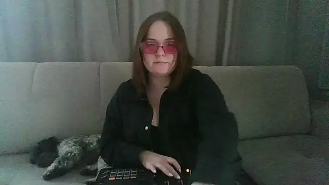 Joan Taylor1 online show from May 26, 10:11 am