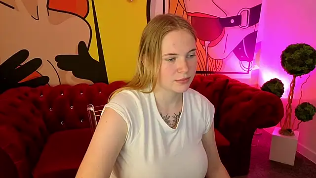 NikkyReyyy online show from June 7, 6:06 am