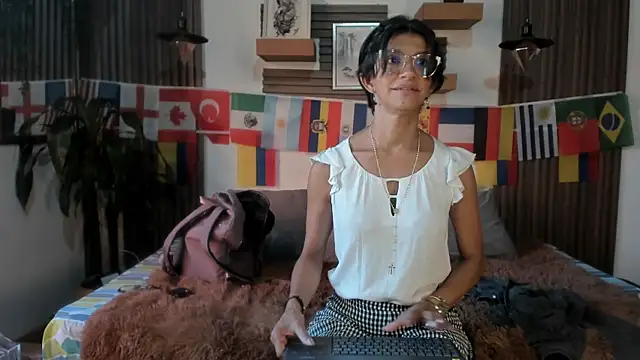 Evaa campbell online show from July 11, 12:30 pm