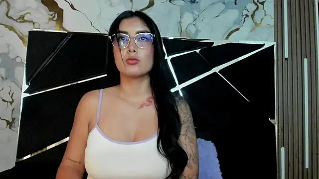 Alaia 22 online show from May 28, 9:34 pm