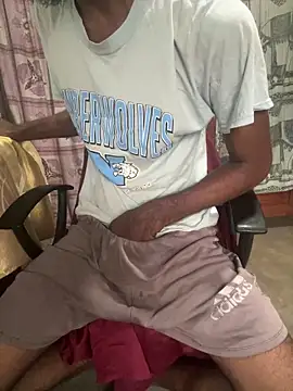 Snapshot of Inuchethi chatting on December 13, 10:51 am Inuchethi online show from December 13, 10:51 am