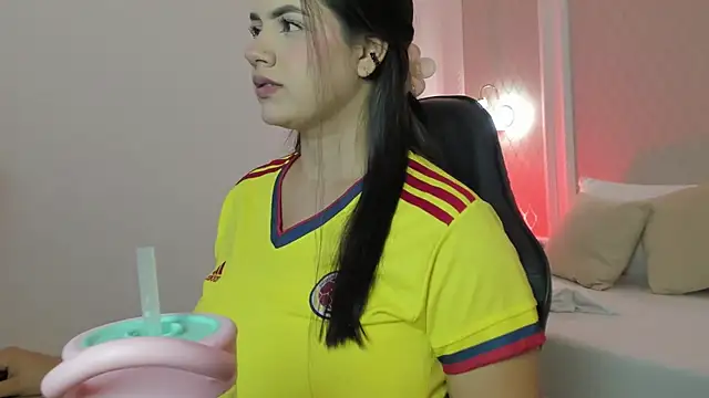 Snapshot of aitana_dork chatting on June 23, 7:45 pm aitana dork online show from June 23, 7:45 pm