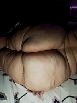 Snapshot of MegaAssMature chatting on May 27, 1:24 am MegaAssMature online show from May 27, 1:24 am