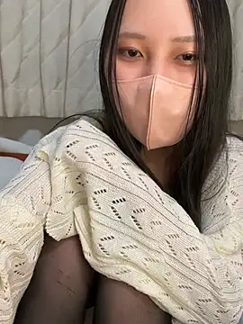 Snapshot of hina_111 chatting on June 11, 2:26 pm hina 111 online show from June 11, 2:26 pm