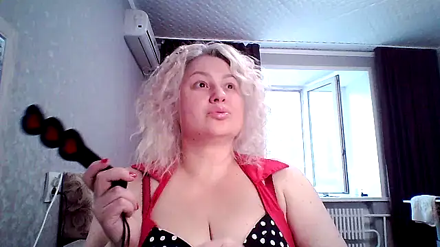 MissisXL online show from May 16, 9:06 am