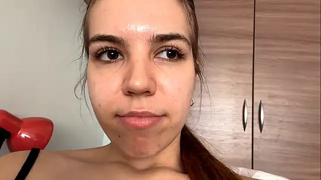 LaurindaStalford online show from July 18, 2:43 pm