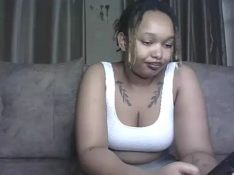 Snapshot of Candy_Tracy chatting on June 17, 10:28 am Candy Tracy online show from June 17, 10:28 am