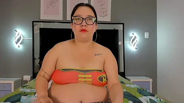 zoe curvyy online show from June 19, 12:09 pm