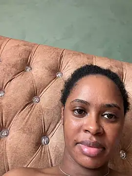 pretty zii online show from June 12, 11:53 am