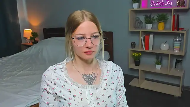 DeniseMekus online show from May 30, 10:12 am
