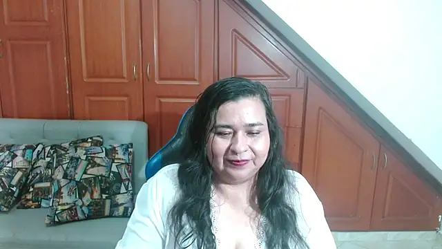 Snapshot of katiusca_rm chatting on June 23, 2:04 pm katiusca rm online show from June 23, 2:04 pm