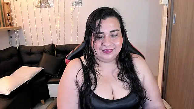 Snapshot of katiusca_rm chatting on July 20, 8:22 pm katiusca rm online show from July 20, 8:22 pm