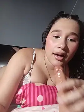 LittleSweetZoe online show from June 9, 1:39 am