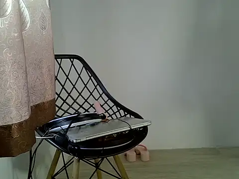 Bianca0011 online show from June 13, 4:43 am
