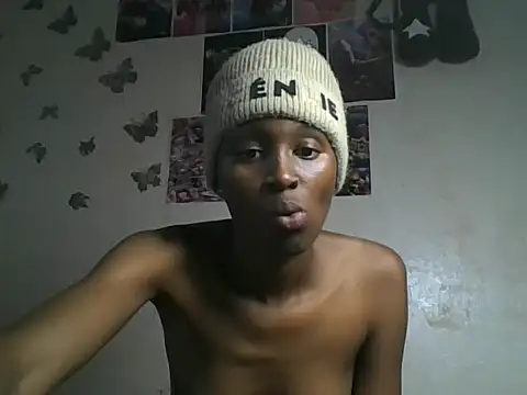 Snapshot of loversoncam chatting on June 2, 1:13 pm loversoncam online show from June 2, 1:13 pm