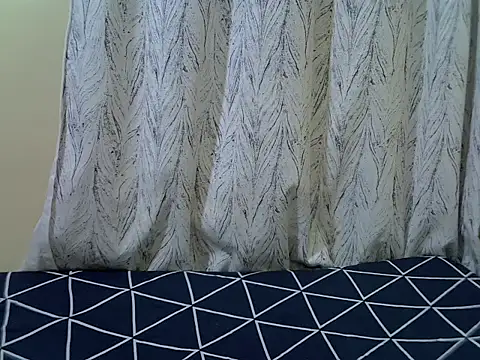 petite pretti online show from June 10, 2:34 am