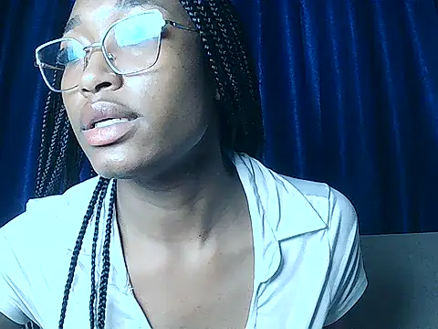 Snapshot of pinky_aura22 chatting on June 19, 9:40 pm pinky aura22 online show from June 19, 9:40 pm
