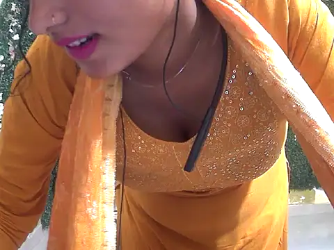 shallykaur online show from June 12, 3:49 am