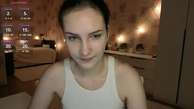 Snapshot of Megan_swiftss chatting on June 17, 7:04 pm Megan swiftss online show from June 17, 7:04 pm