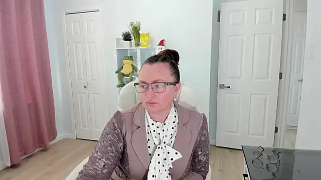 Vika73 online show from December 18, 4:17 pm