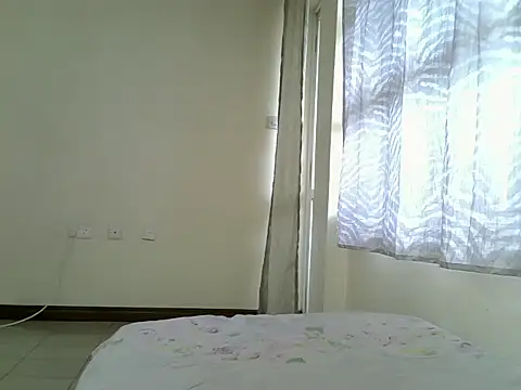Snapshot of Sweetbrowna chatting on June 11, 6:33 am Sweetbrowna online show from June 11, 6:33 am