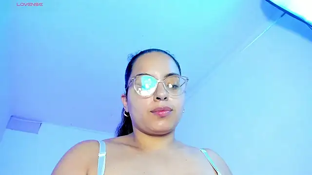 Snapshot of milkqueenboobs chatting on June 12, 3:55 pm milkqueenboobs online show from June 12, 3:55 pm