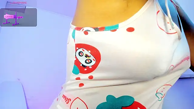 Snapshot of milkqueenboobs chatting on June 25, 5:17 pm milkqueenboobs online show from June 25, 5:17 pm