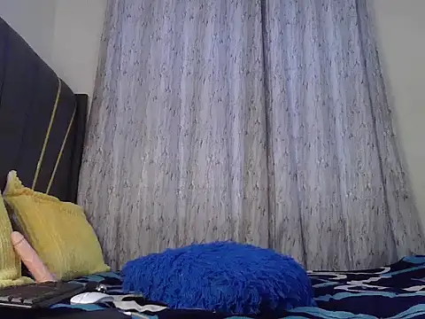 Fl0wrs  online show from June 5, 5:03 am