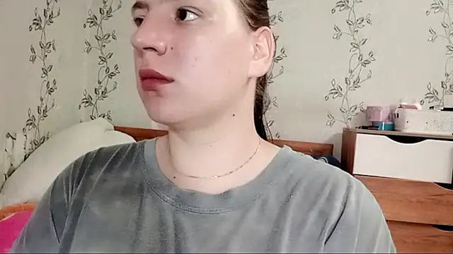 ameliasexi online show from May 17, 1:18 pm