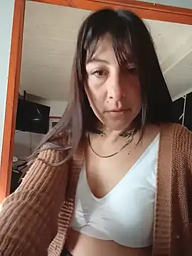 guapitaaa love online show from June 21, 2:08 pm