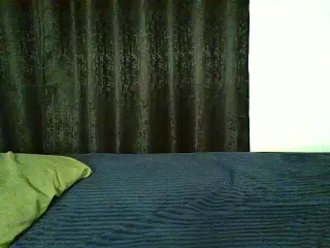 Snapshot of sweetdarling4 chatting on June 18, 4:13 am sweetdarling4 online show from June 18, 4:13 am