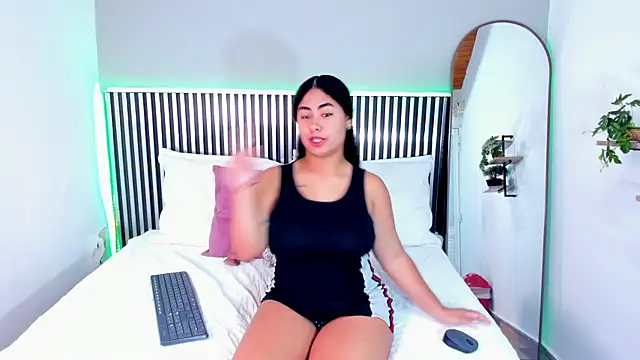 Amber Milers online show from July 14, 8:25 pm