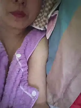 Snapshot of LL-001 chatting on May 29, 2:48 pm LL-001 online show from May 29, 2:48 pm