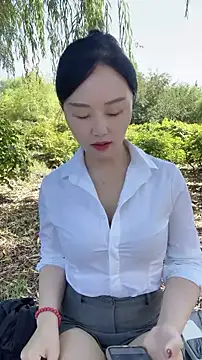 Snapshot of lylxili chatting on July 19, 1:53 am lylxili online show from July 19, 1:53 am