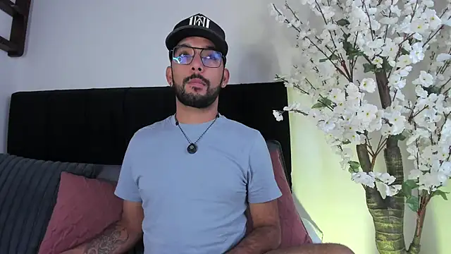 Paulo Dasilva  online show from May 29, 3:43 pm