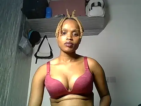 Snapshot of Tempting_Ebony chatting on May 21, 2:13 pm Tempting Ebony online show from May 21, 2:13 pm
